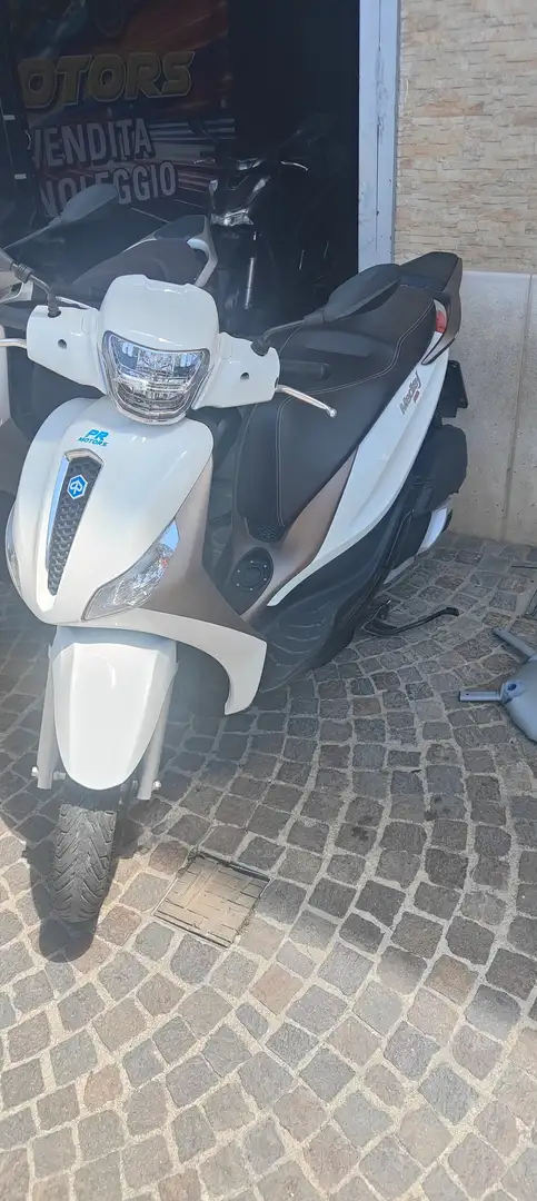 Piaggio Medley 125 Bianco - 2