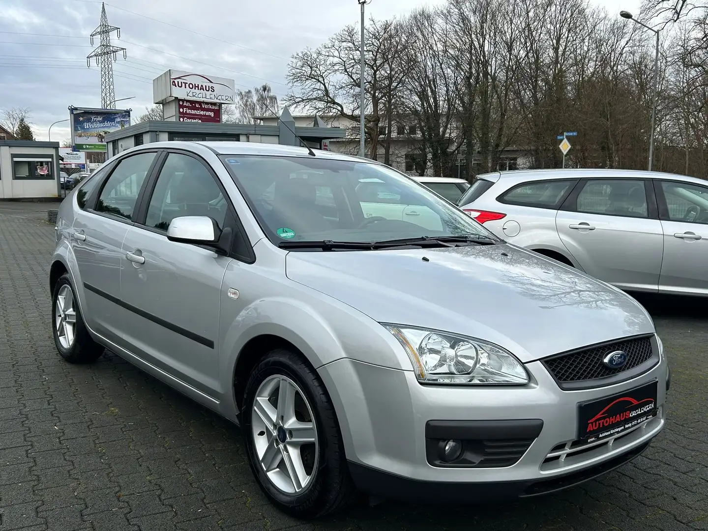 Ford Focus Fun X 1.6 Benzin Klimaauto. ScheckH. SHZ HU/AU:NEU Silber - 2