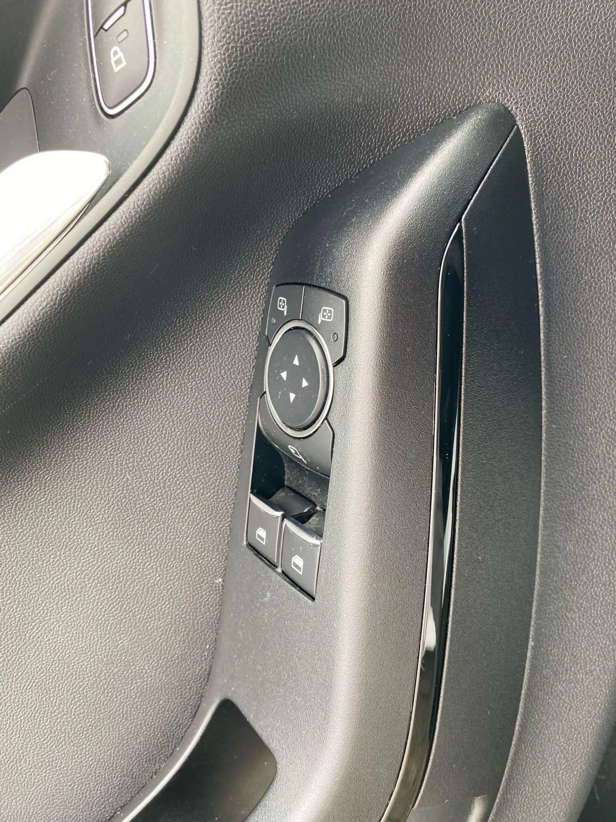 Ford Fiesta 1.0 EcoBoost Active — photo 12