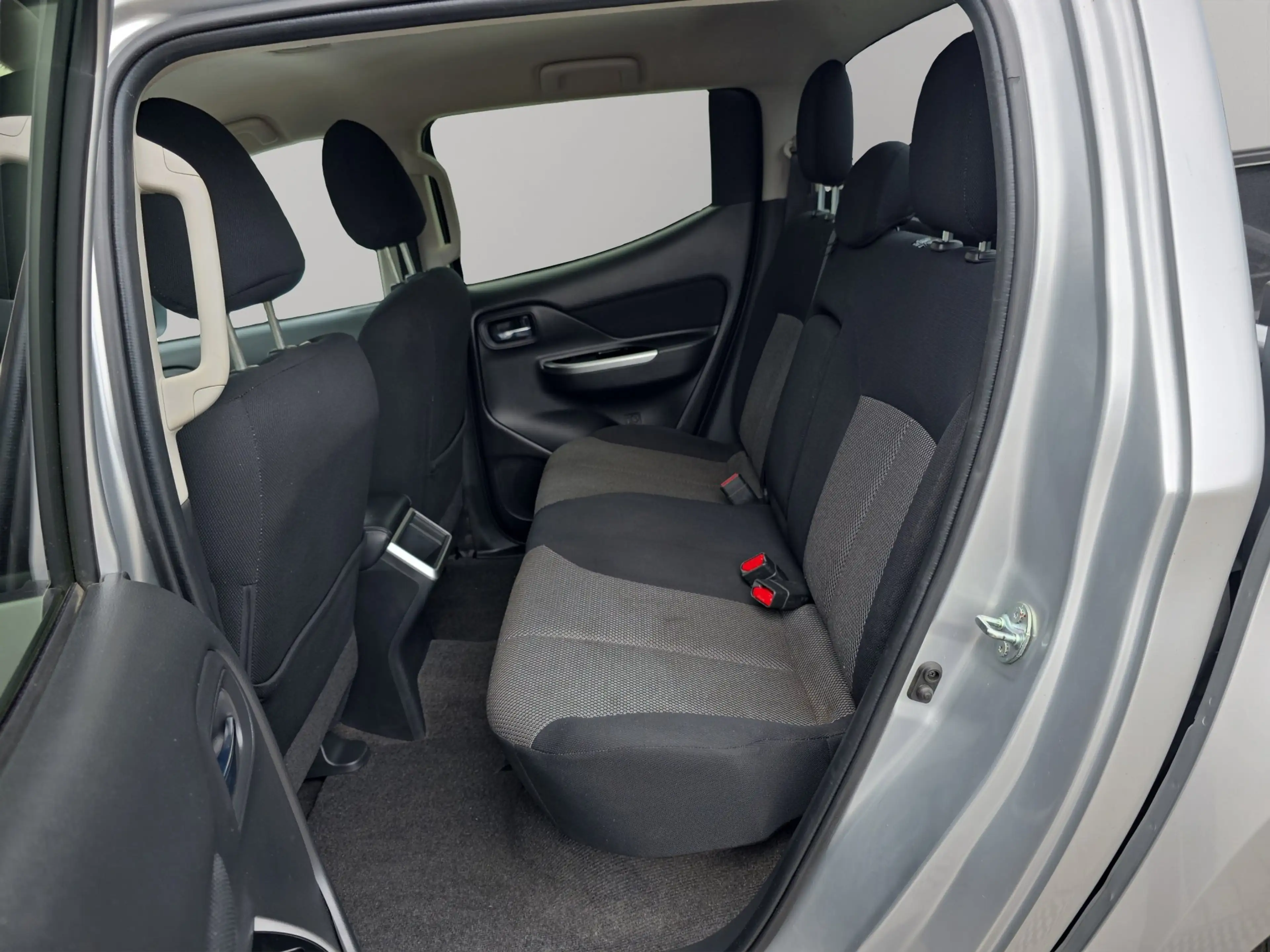 Mitsubishi L200 Select Doppelkabine 4WD MT AHK LED RFK — photo 12