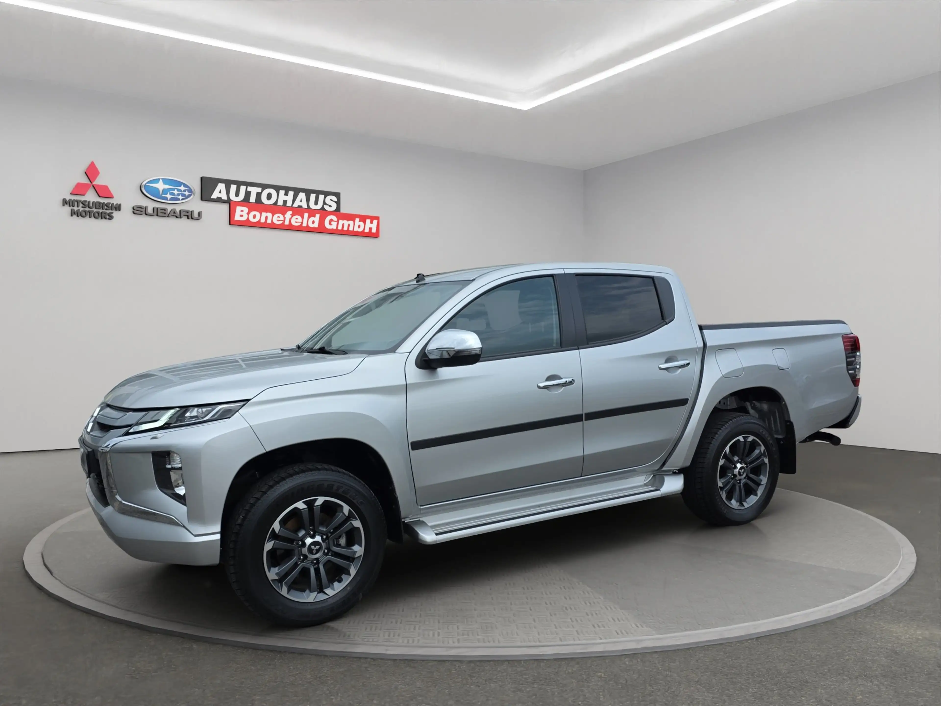 Mitsubishi L200 Select Doppelkabine 4WD MT AHK LED RFK