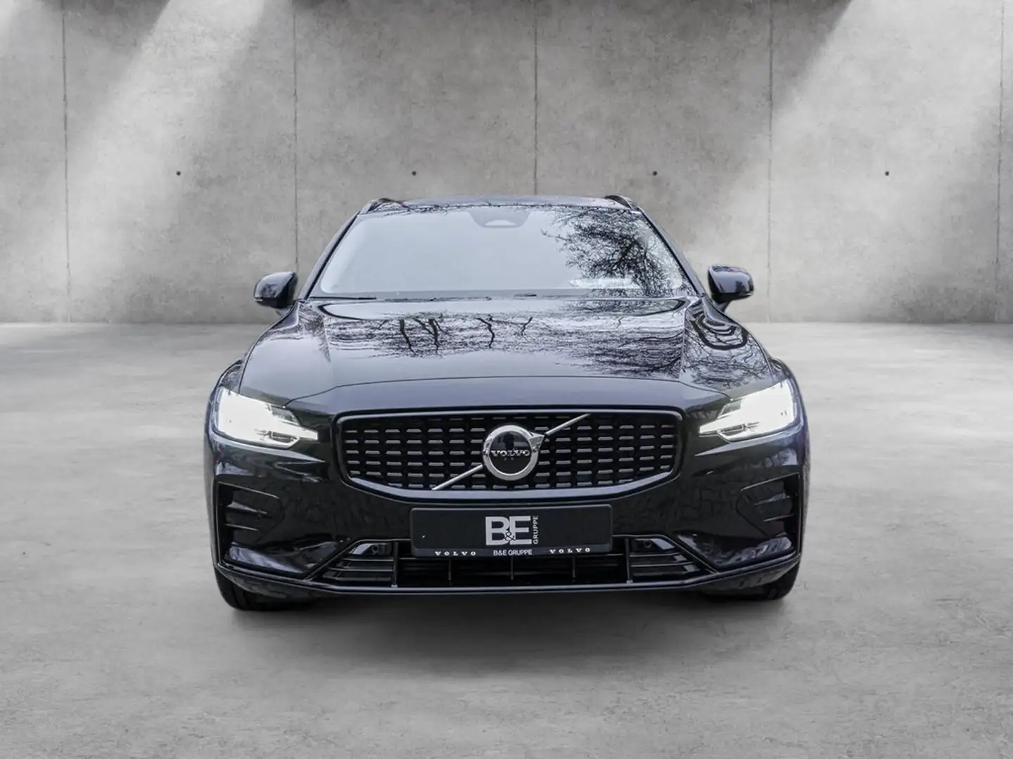 Volvo V60 B4 Plus Dark Navi ACC Kam SHZ LH BLIS Schwarz - 2