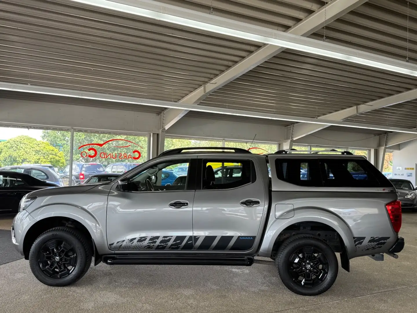 Nissan Navara N-Guard DC 4x4 HardTop*AHK*SHZ*TEMP*360° Grau - 2