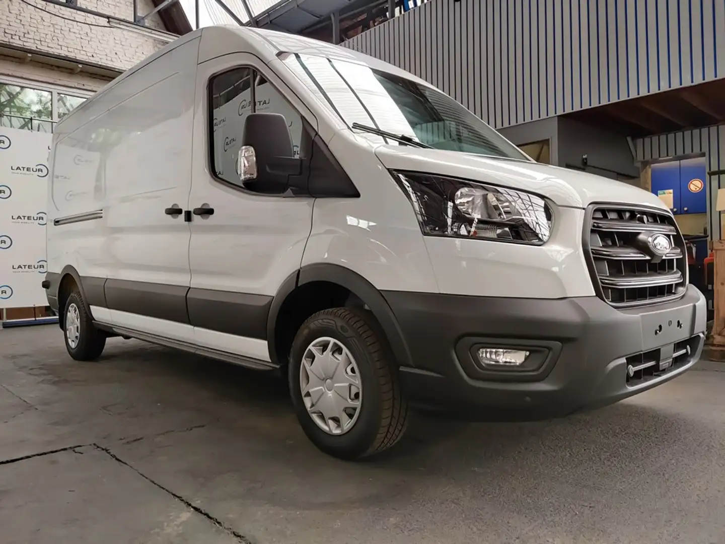 Ford Transit 2T L3H2 Trend 130pk M6 + Carplay/Android + CAMERA Wit - 2