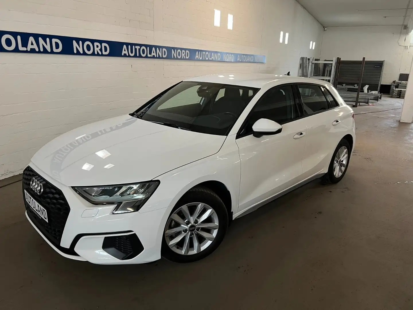 Audi A3 Sportback 35 1.5TFSI 150PS*Virtual*PDC*LED* Weiß - 1