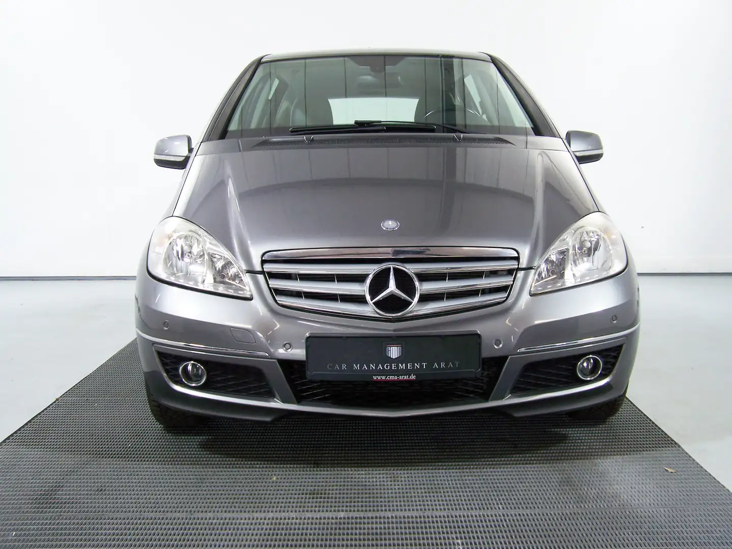 Mercedes-Benz A 170 Avantgarde AUTOM+NAVI+SITZH+TEMP+PDC Grau - 2