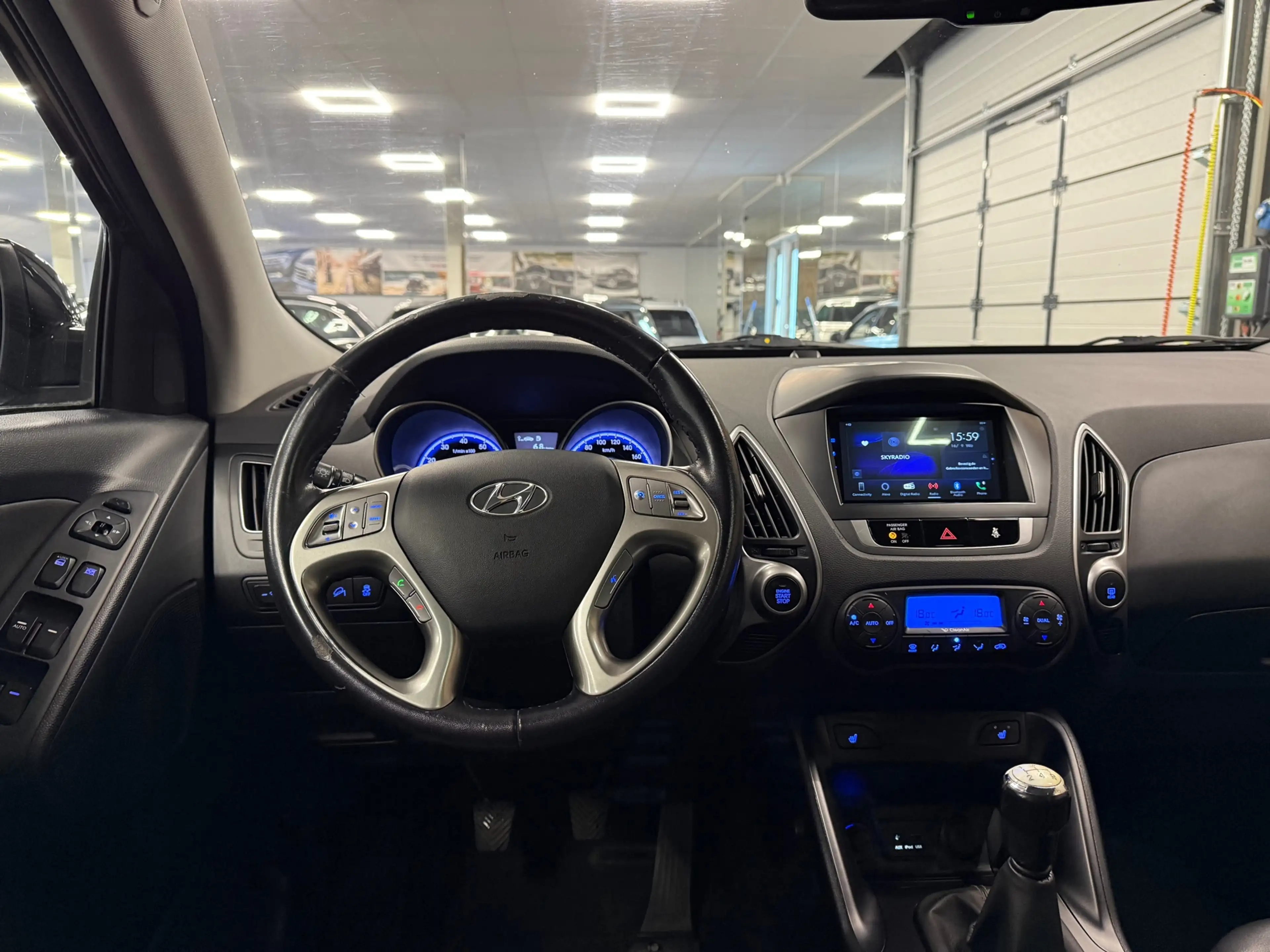 Hyundai iX35 2.0i i-Catcher * Trekhaak / Panoramadak / Camera / — photo 19