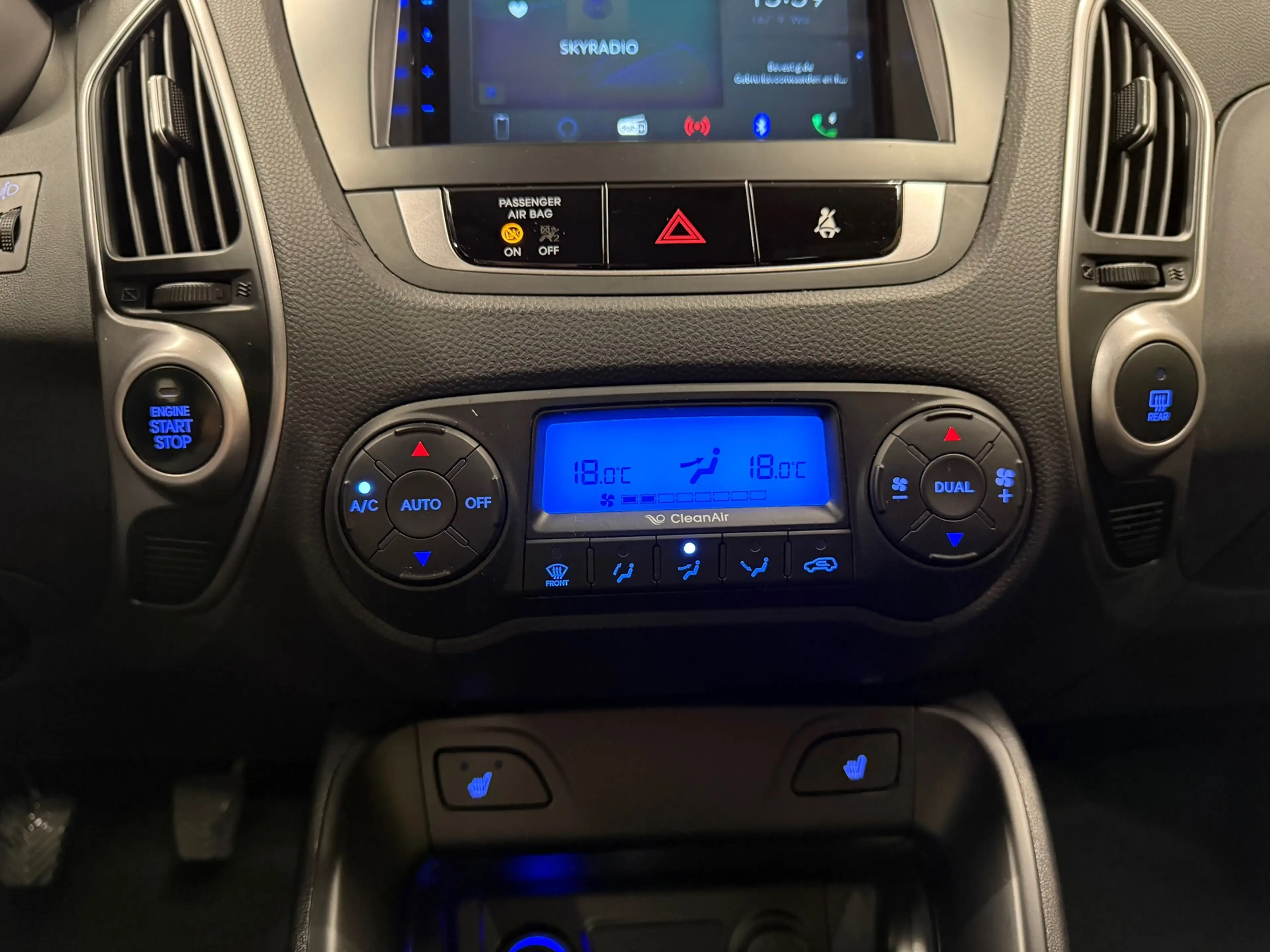 Hyundai iX35 2.0i i-Catcher * Trekhaak / Panoramadak / Camera / — photo 17