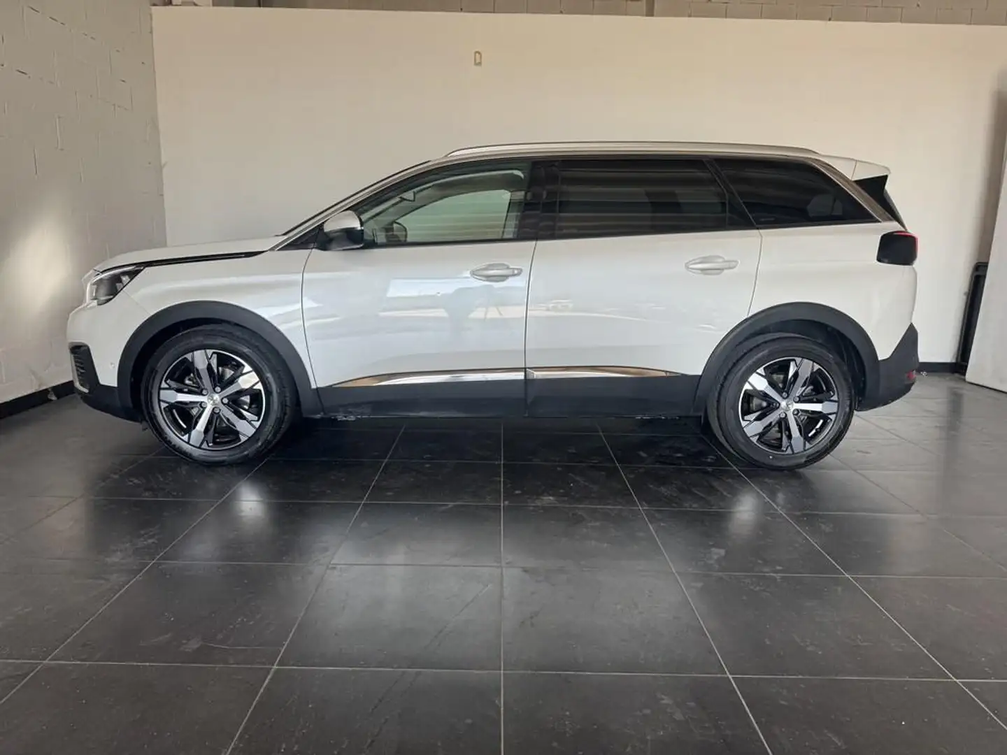 Peugeot 5008 1.2 puretech t. Allure s&s 130cv 7p.ti Fehér - 2