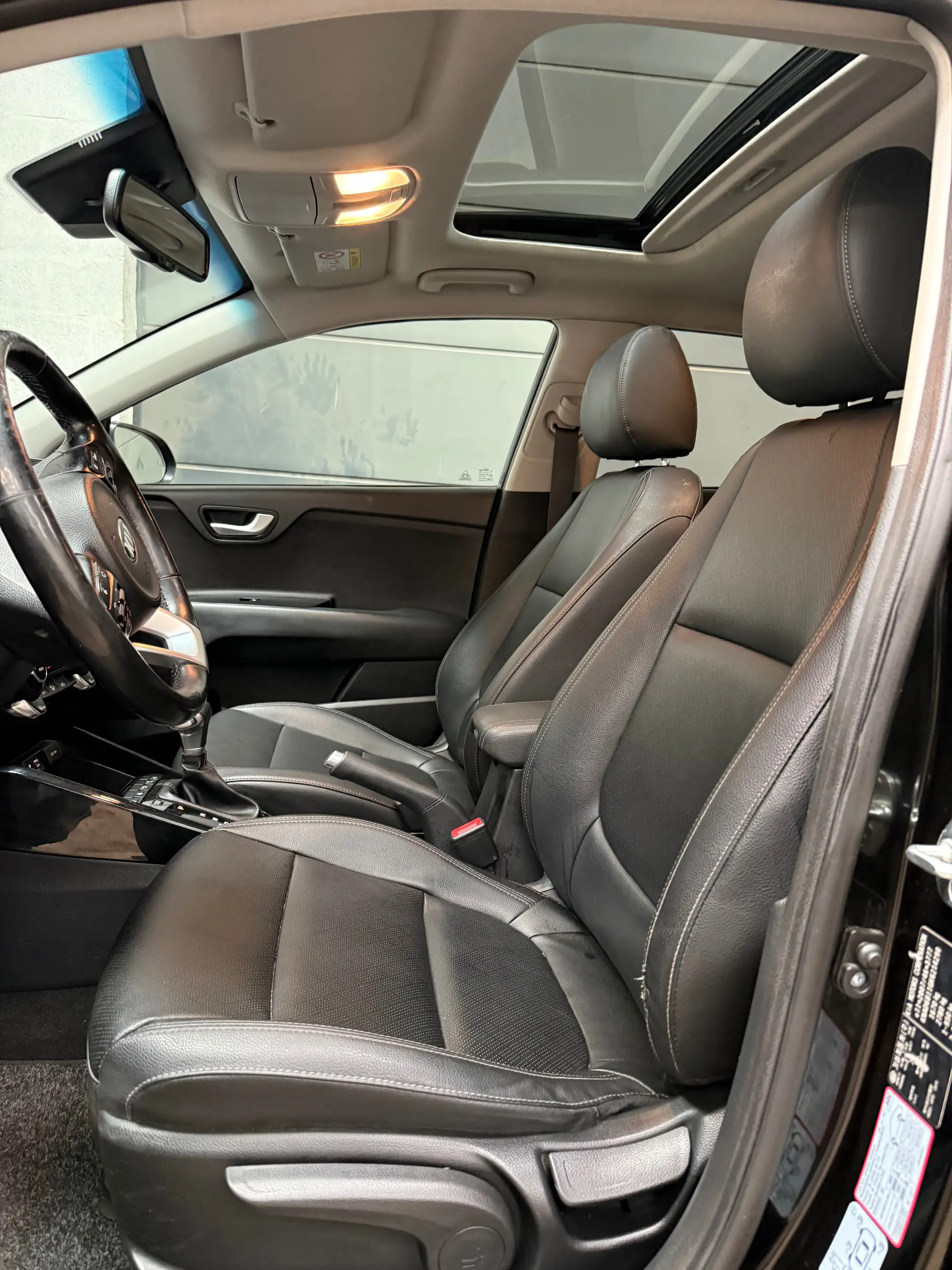 Kia Stonic Stonic 1.0 T Sense ISG DCT — photo 8