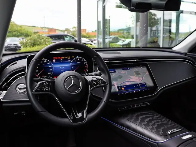 Mercedes-Benz E view 14