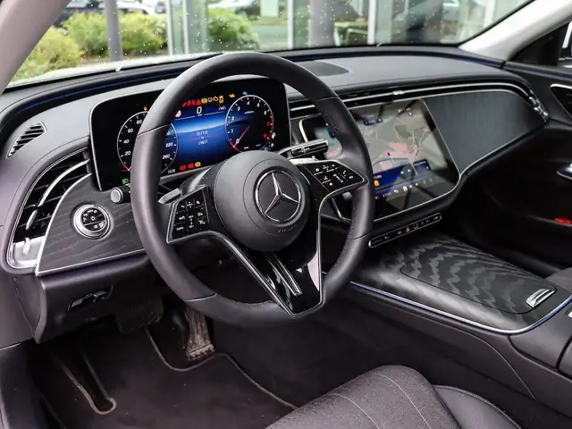 Mercedes-Benz E view 15