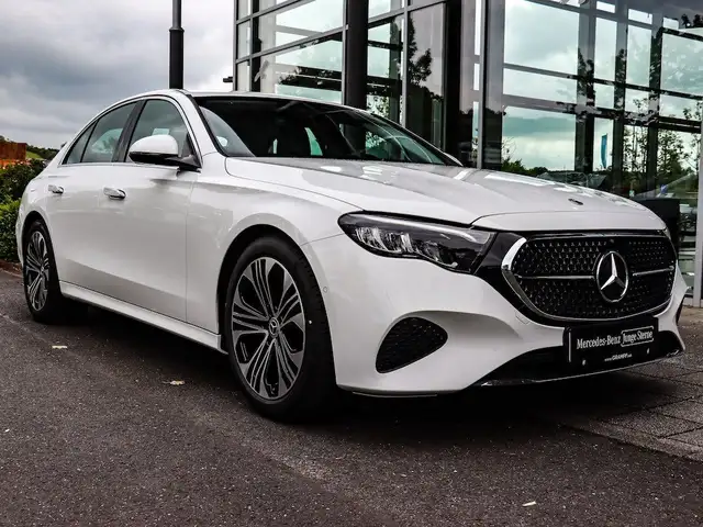 Mercedes-Benz E view 9
