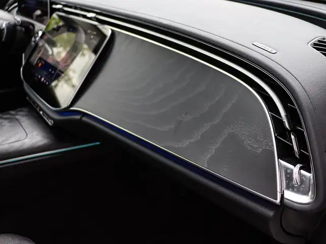 Mercedes-Benz E-Class view 22
