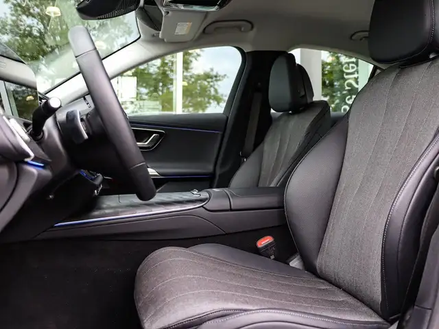Mercedes-Benz E view 13