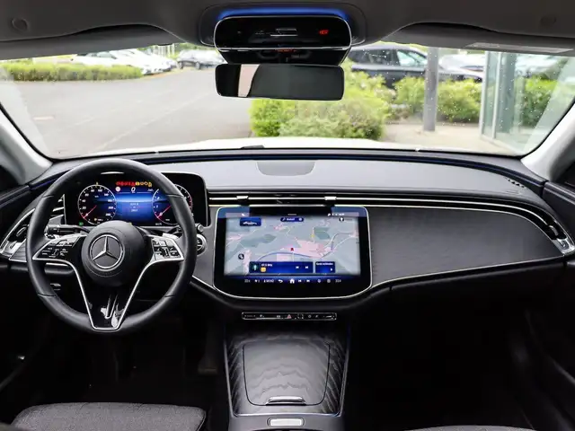 Mercedes-Benz E-Class view 18