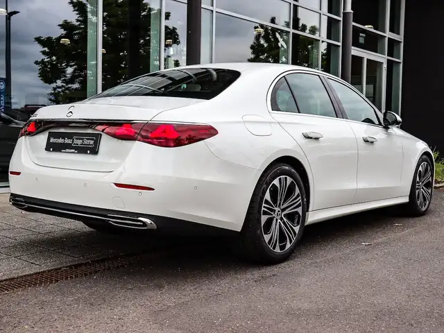 Mercedes-Benz E view 7