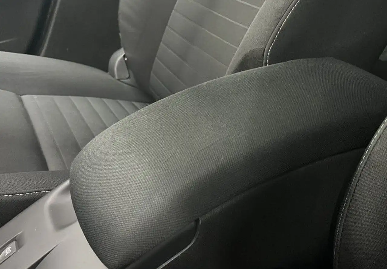 Renault Megane Grandtour — photo 23