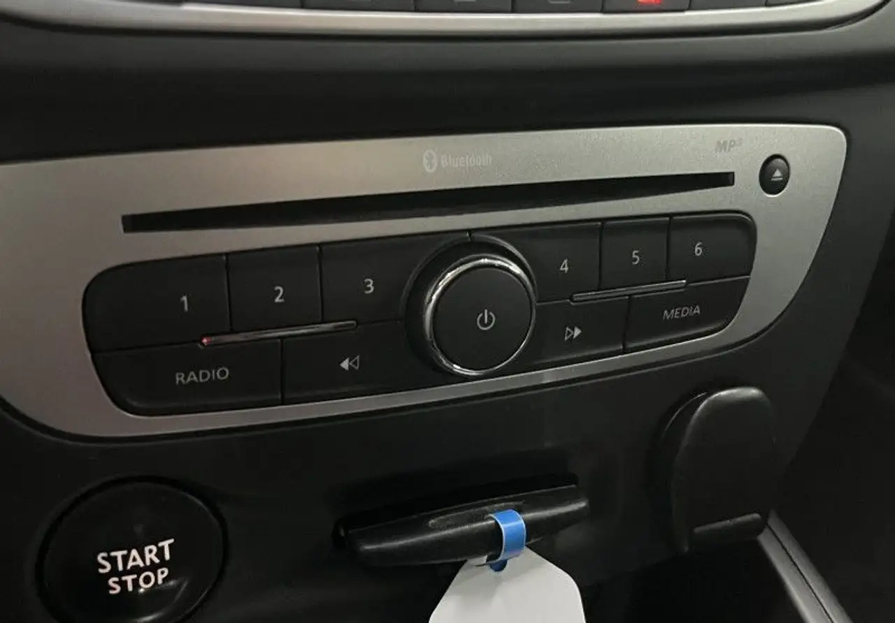 Renault Megane Grandtour — photo 19