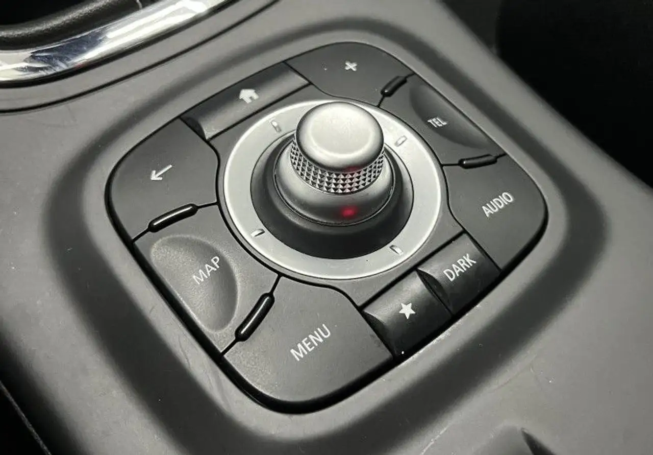 Renault Megane Grandtour — photo 21