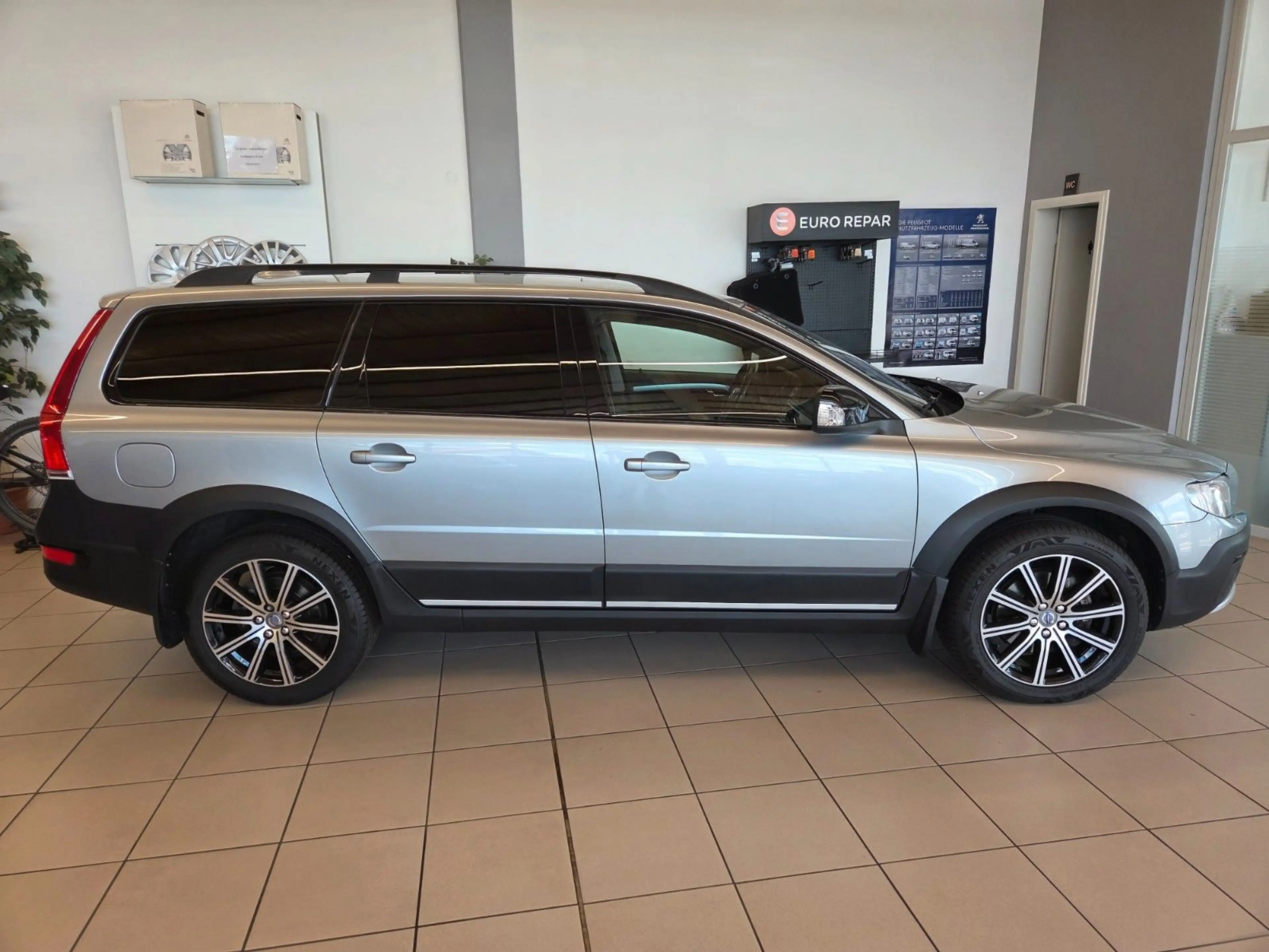 Volvo XC70 Momentum 2WD — photo 5