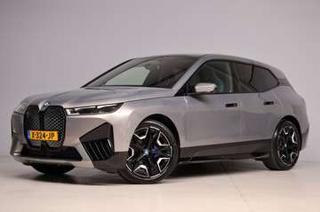XDrive40 M-sport | panoramadak skylounge | elek. t