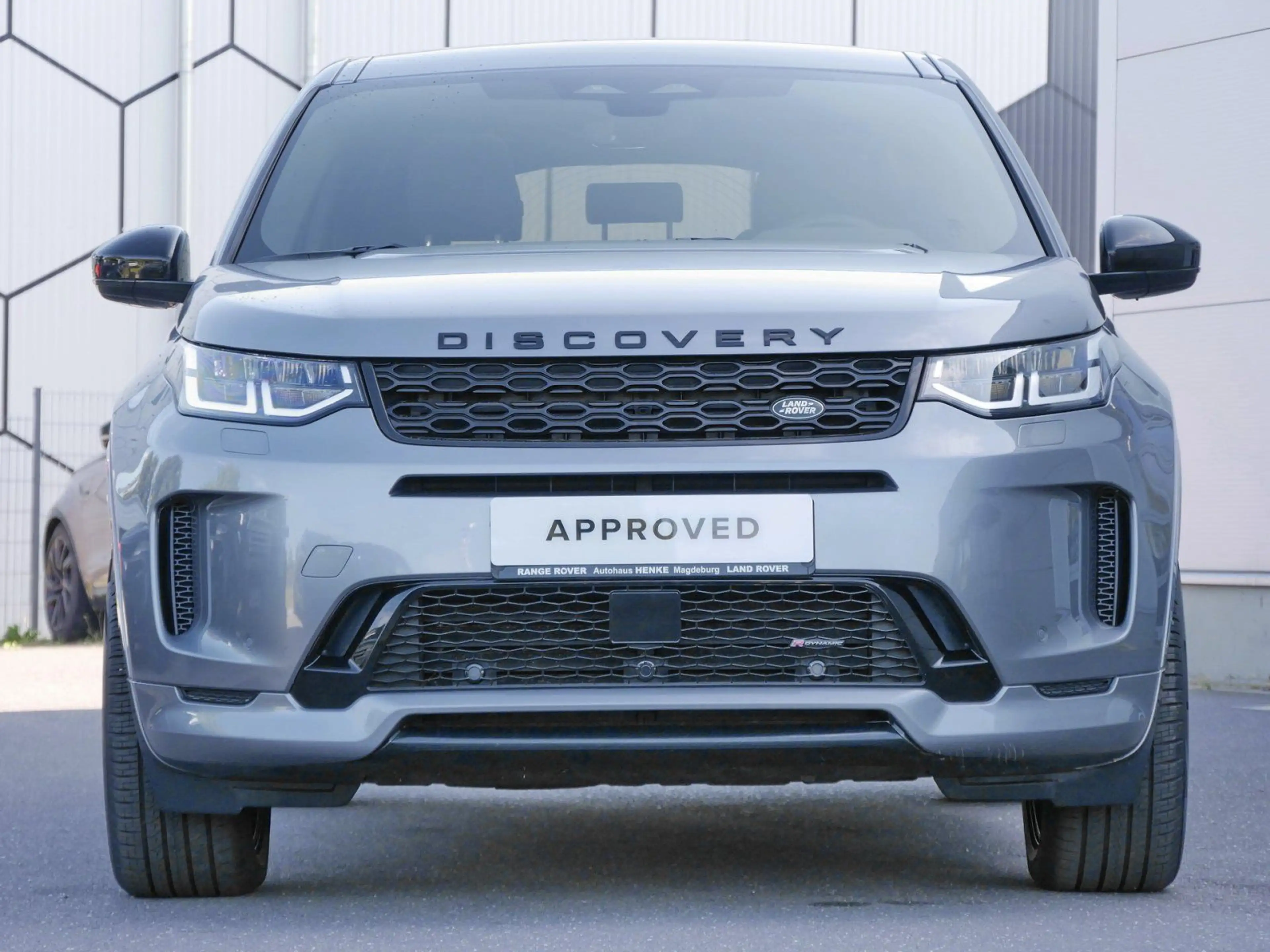 Land Rover Discovery Sport R-Dynamic S — photo 9