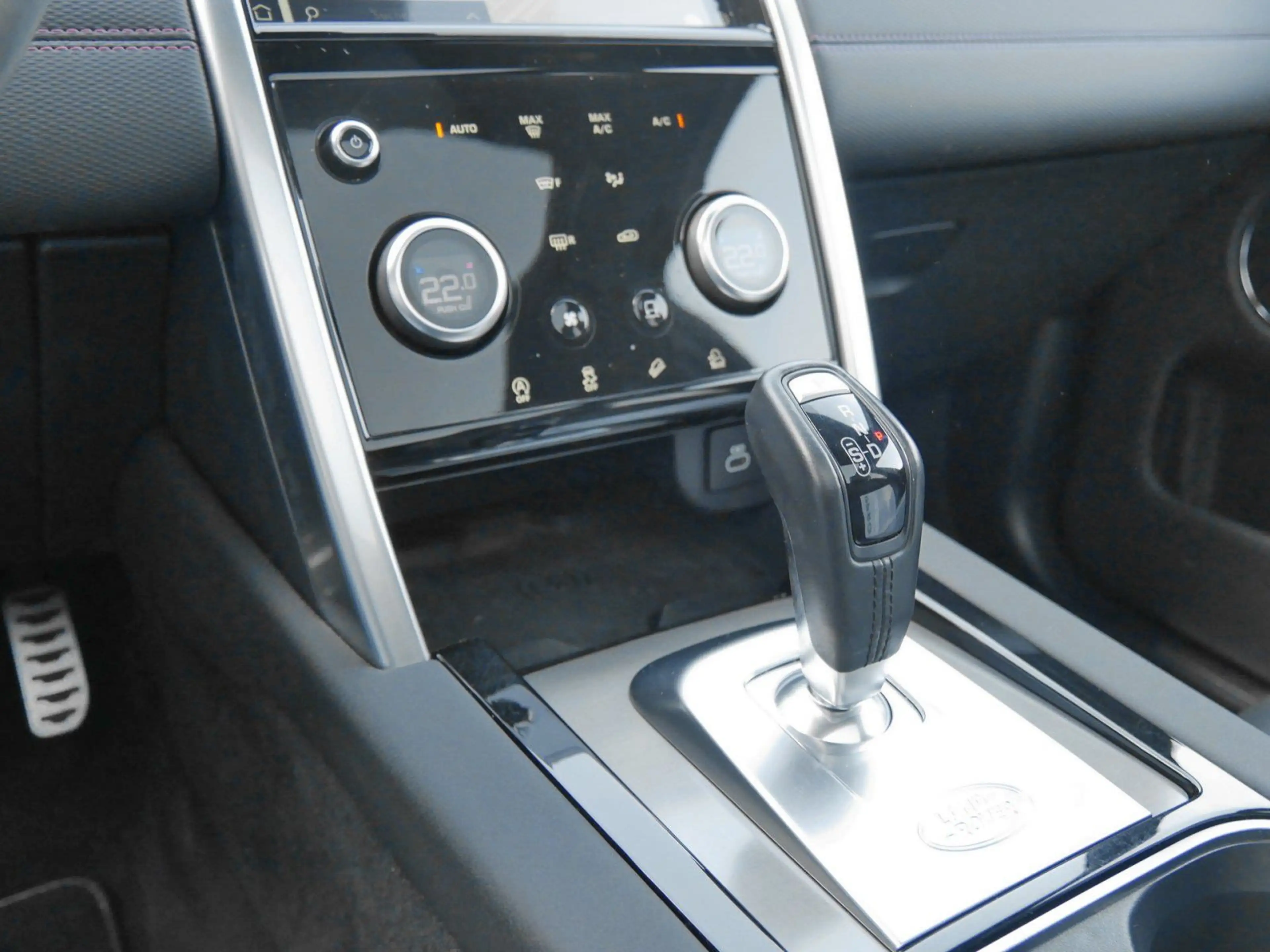 Land Rover Discovery Sport R-Dynamic S — photo 14