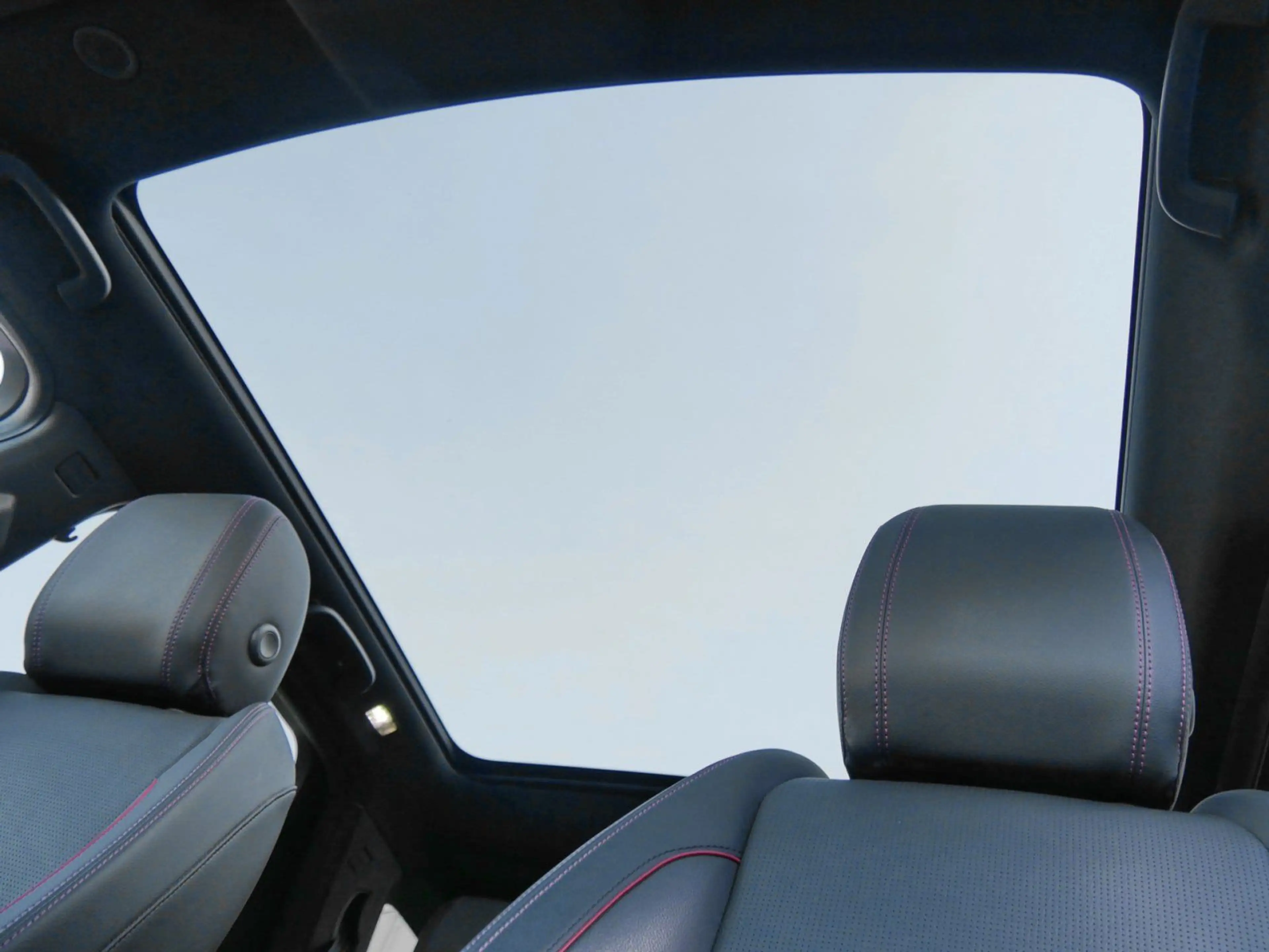 Land Rover Discovery Sport R-Dynamic S — photo 15