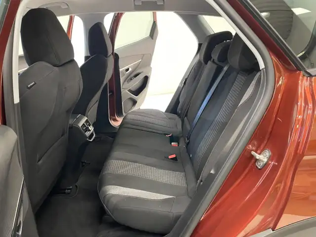 Peugeot 3008 view 7
