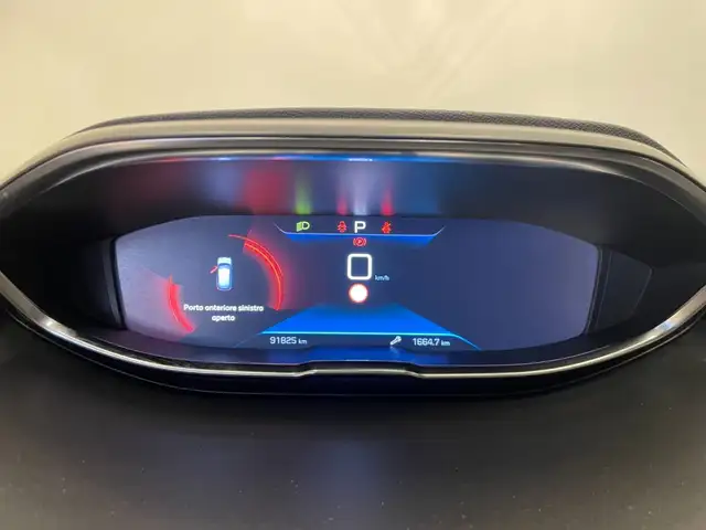 Peugeot 3008 view 5