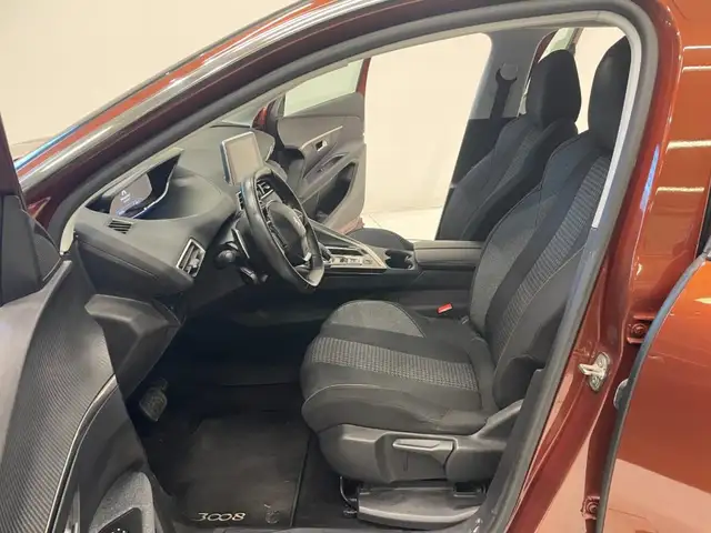 Peugeot 3008 view 6