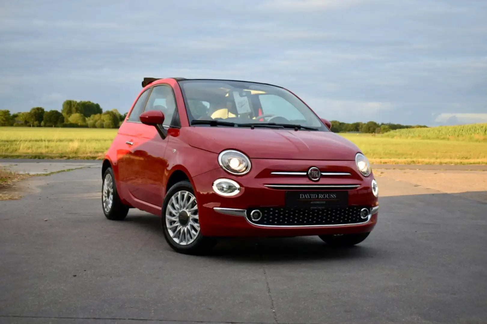 Fiat 500C 1.0 Dolcevita HYBRID, CarPlay/Airco/Cruise/Led/PDC Rouge - 1