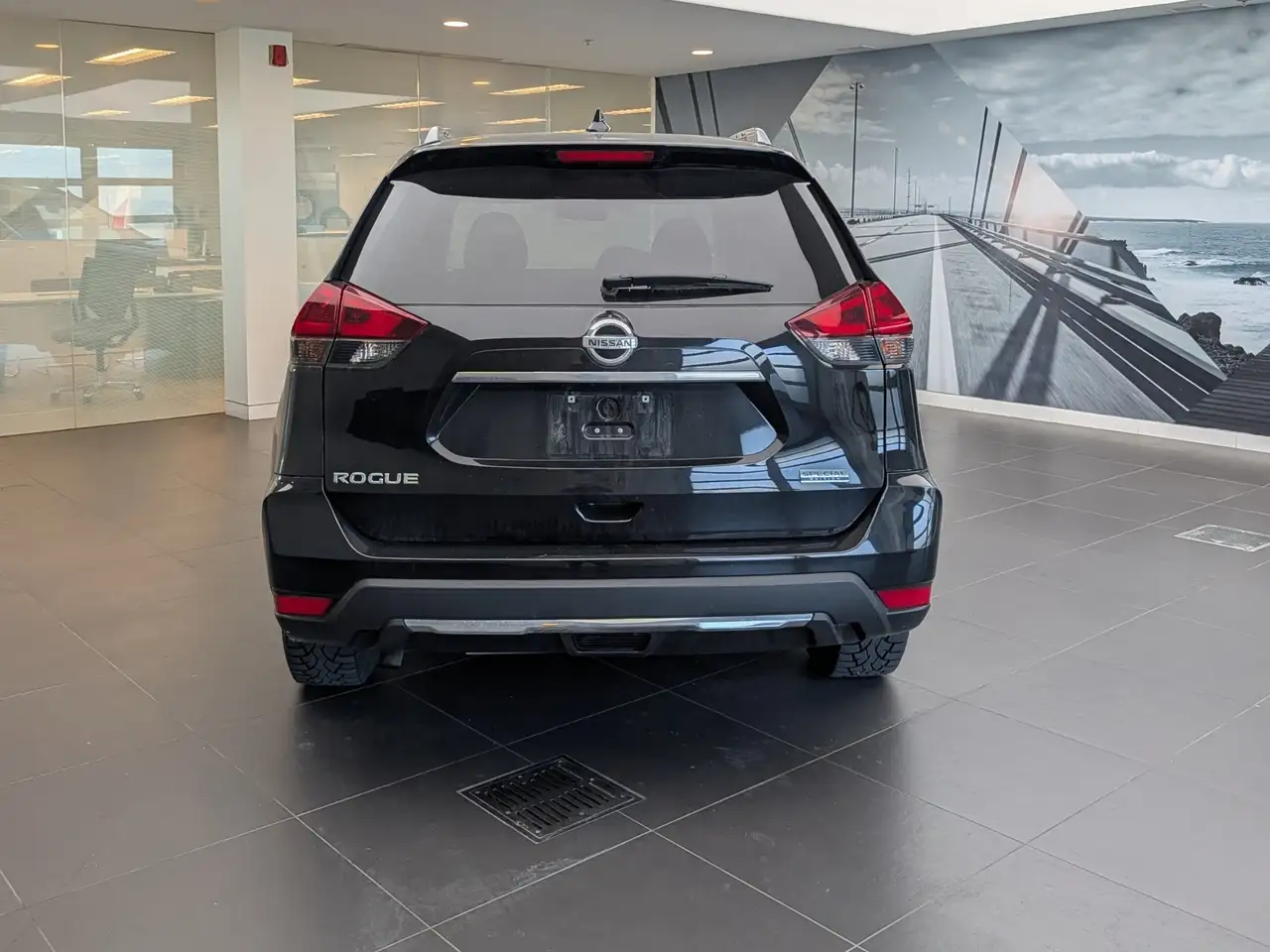 Nissan Rogue снимка Nissan Rogue