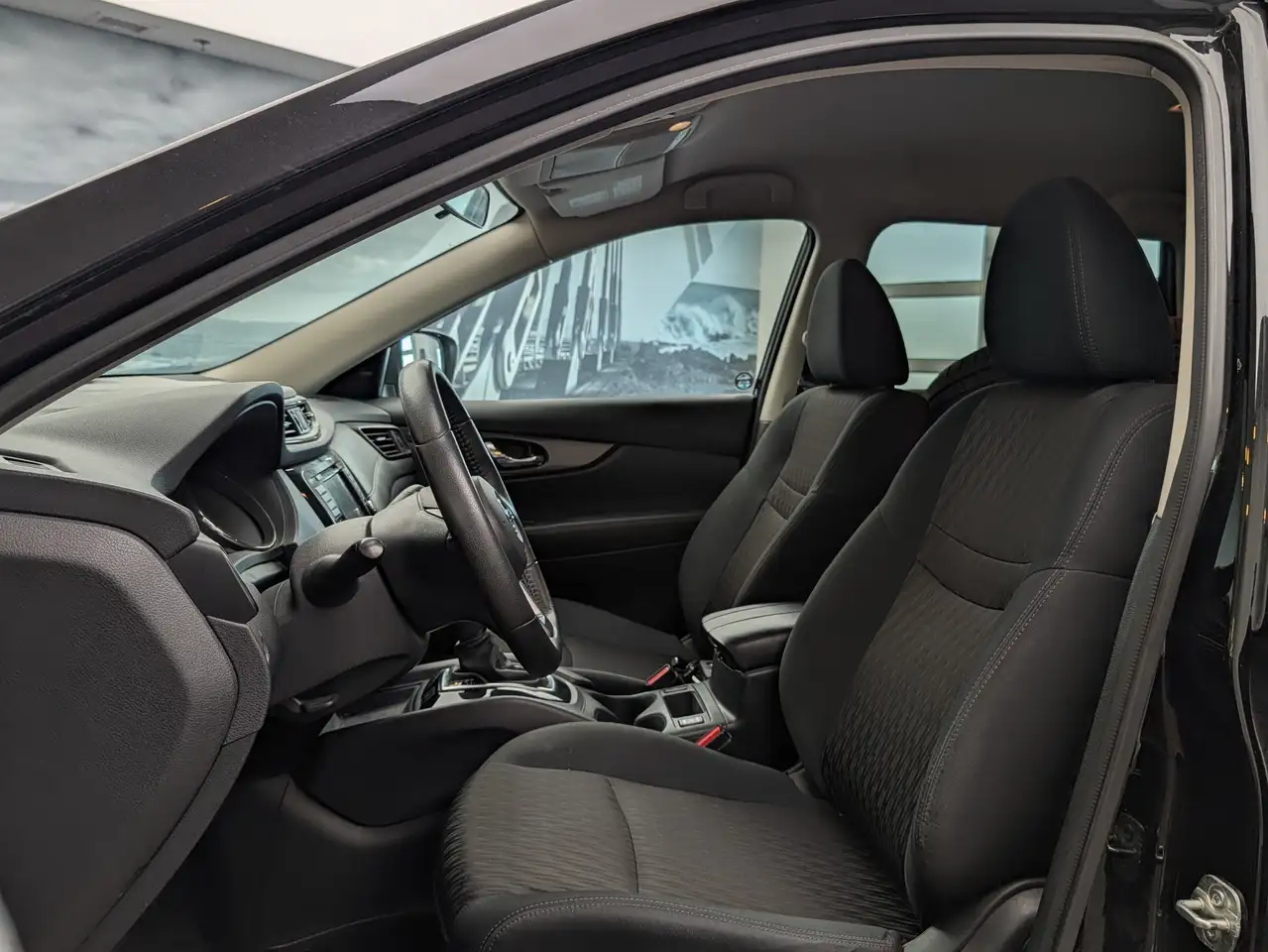 Nissan Rogue снимка Nissan Rogue