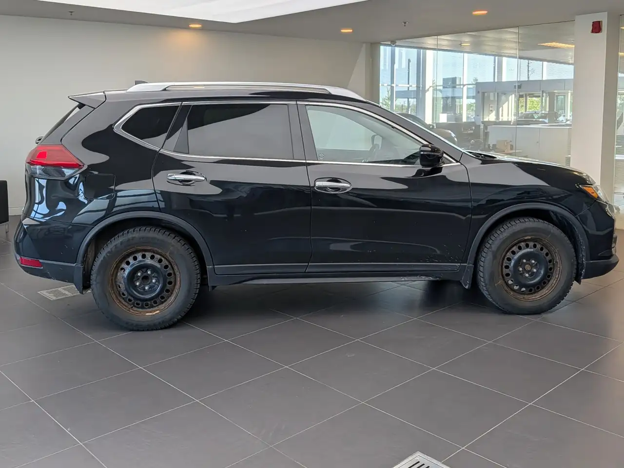 Nissan Rogue снимка Nissan Rogue