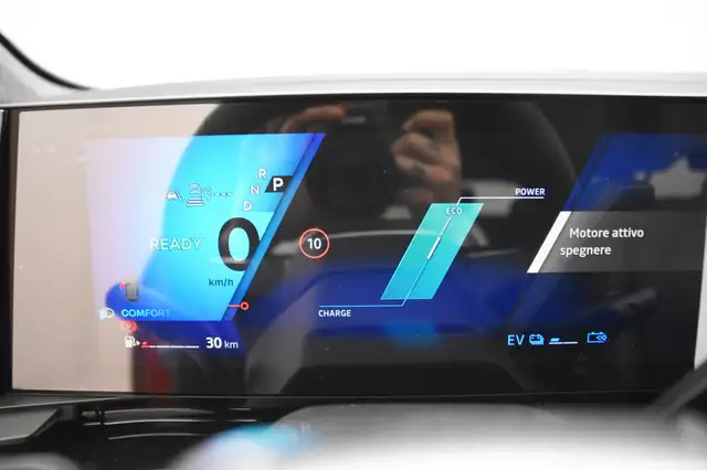 Renault Austral view 9