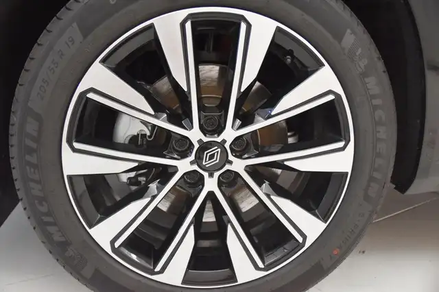 Renault Austral view 6