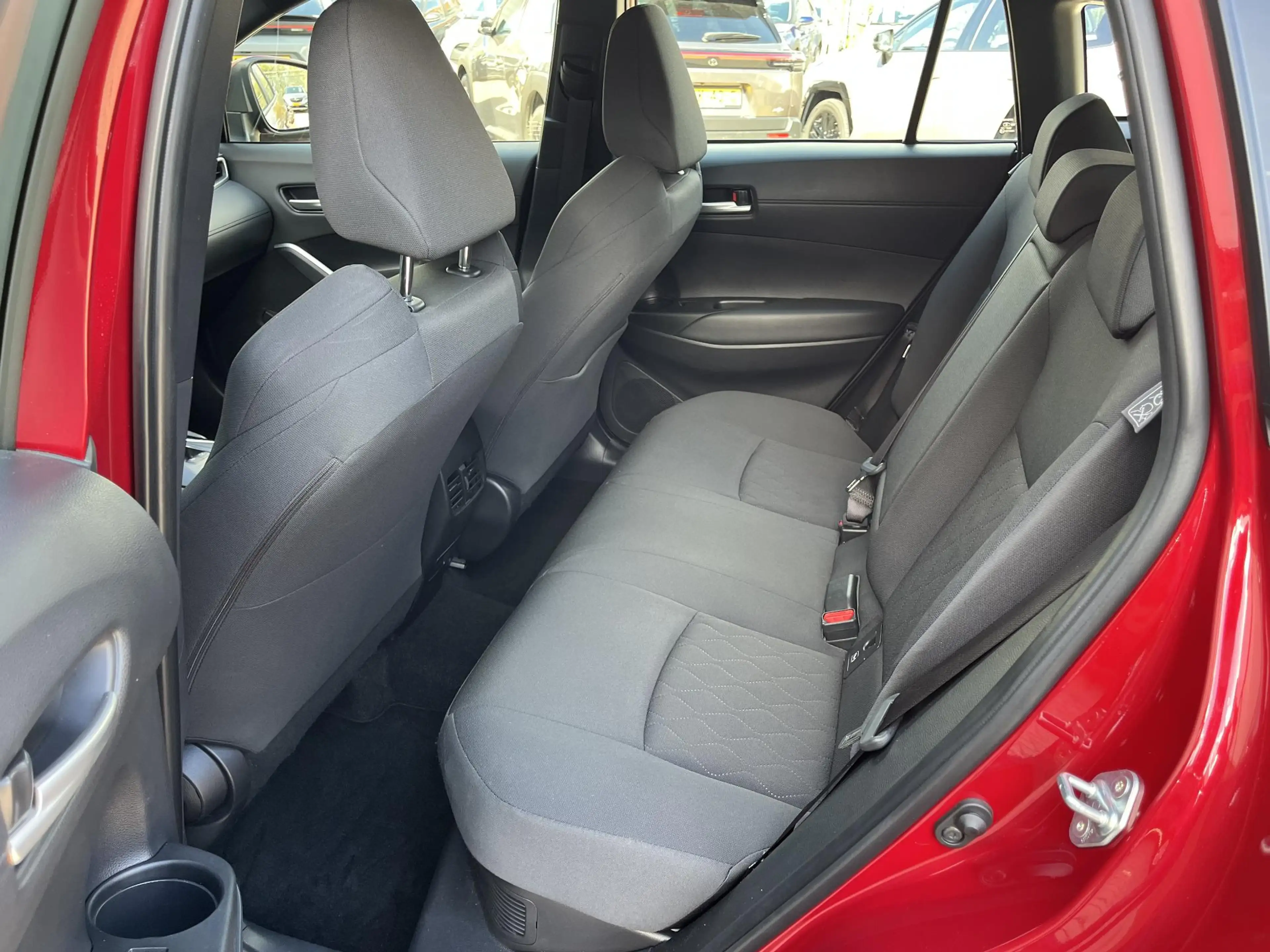 Toyota Corolla Cross Hybrid 140 Active — photo 12