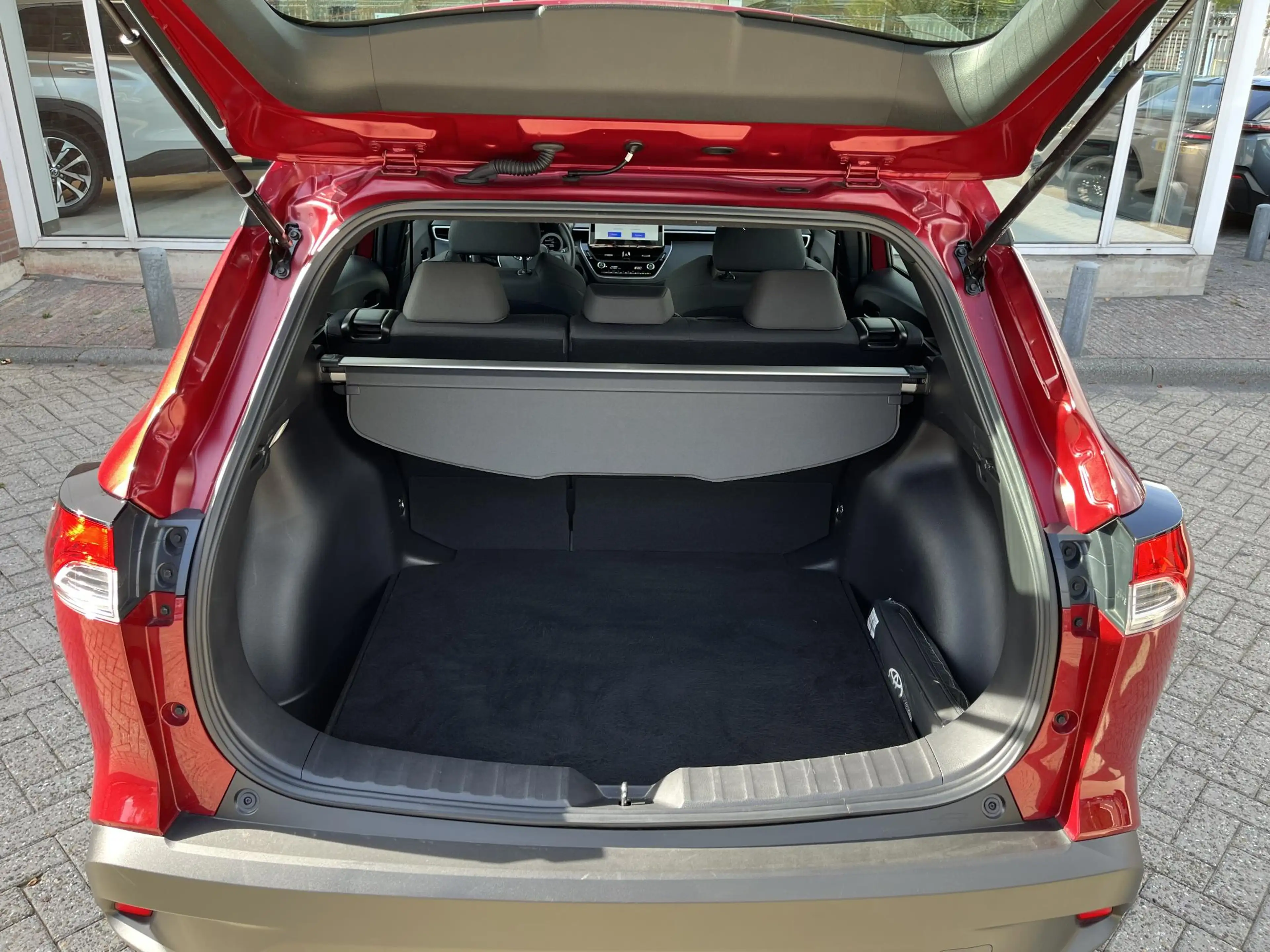 Toyota Corolla Cross Hybrid 140 Active — photo 11