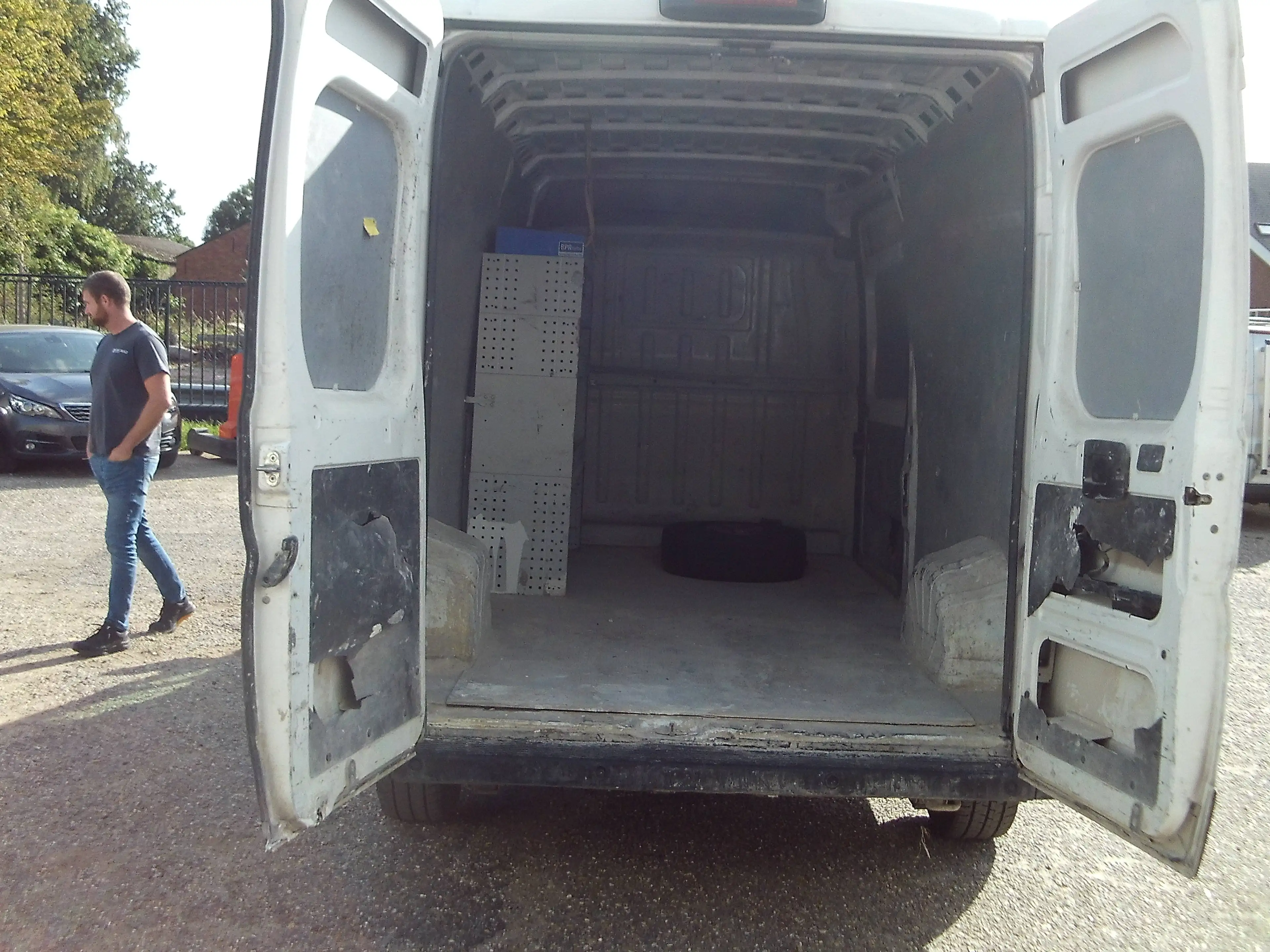 Peugeot Boxer 2.2 BlueHDi L3H2 lichte schade vooraan..start en rijd.... — photo 6