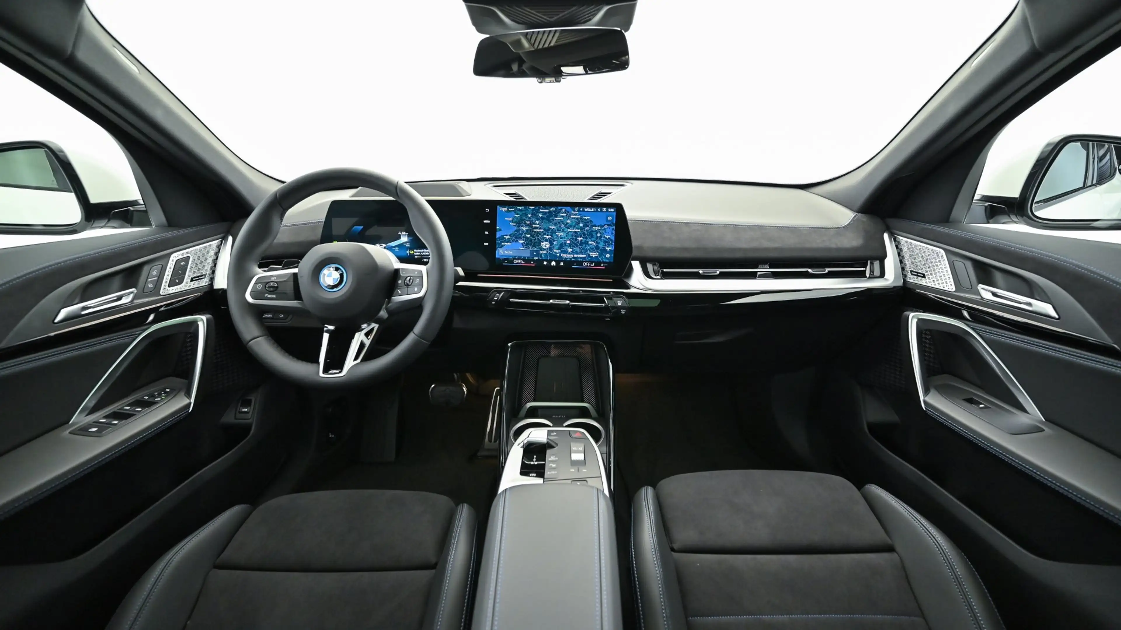 BMW iX2 eDrive20 — photo 14