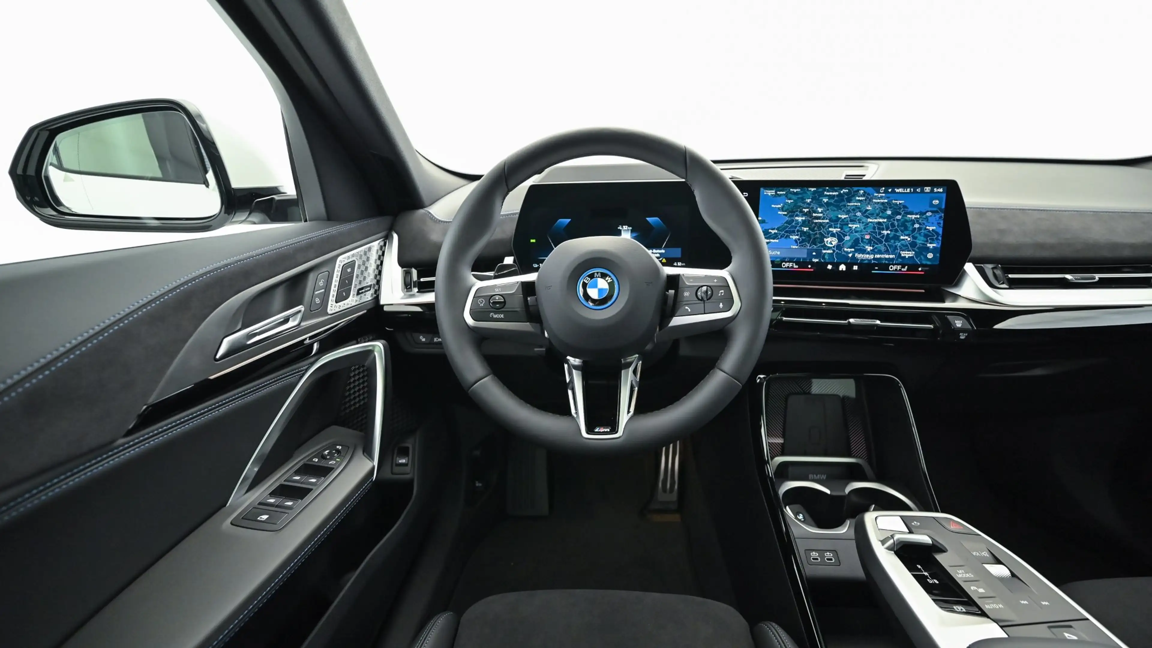 BMW iX2 eDrive20 — photo 15