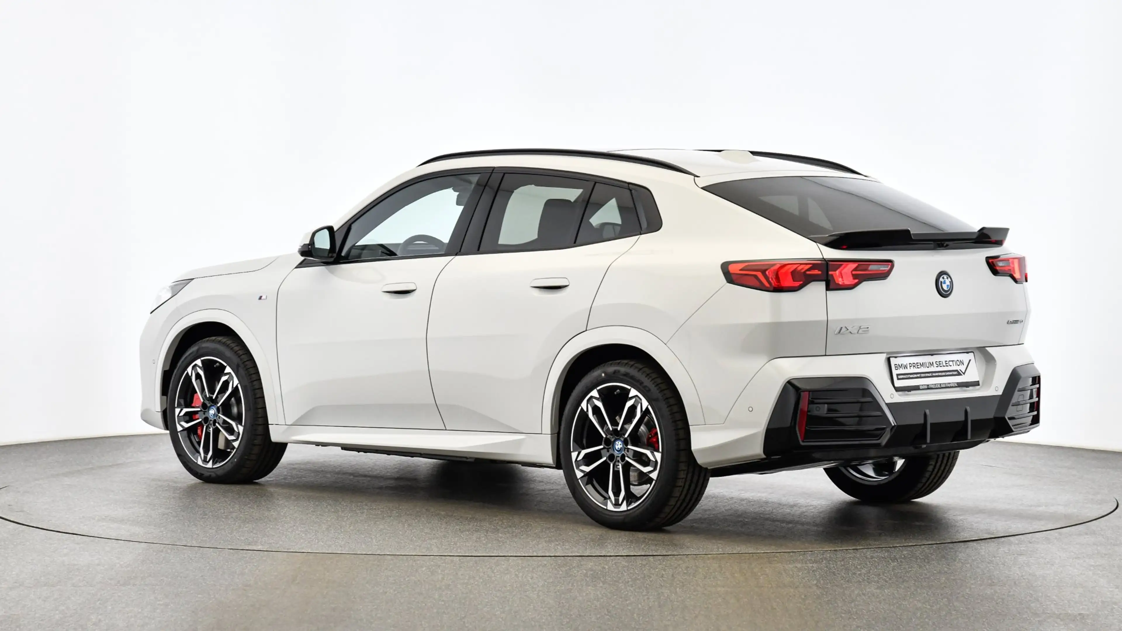 BMW iX2 eDrive20 — photo 3