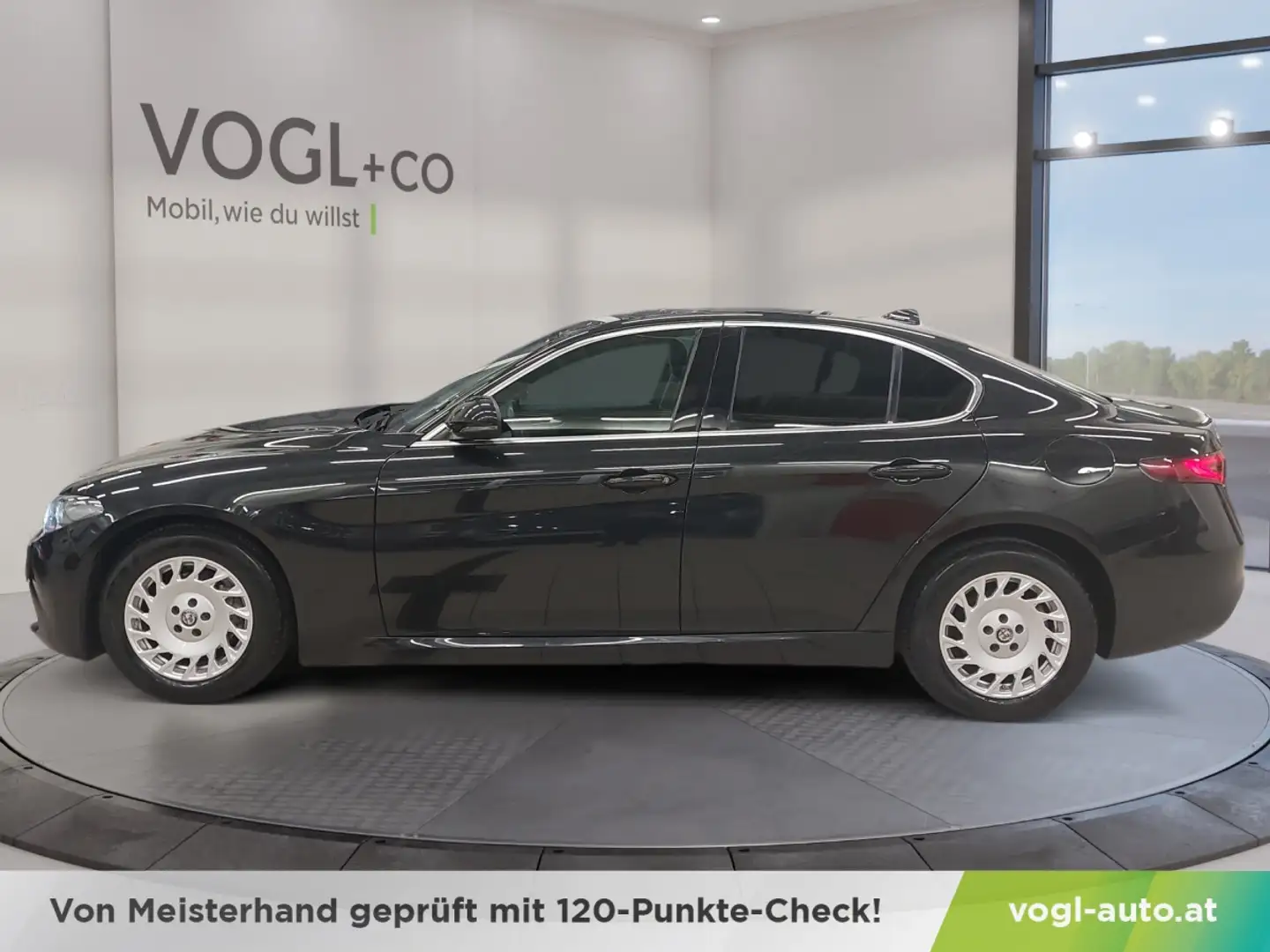 Alfa Romeo Giulia Super 2,2 Diesel 180 AT  RWD Schwarz - 2