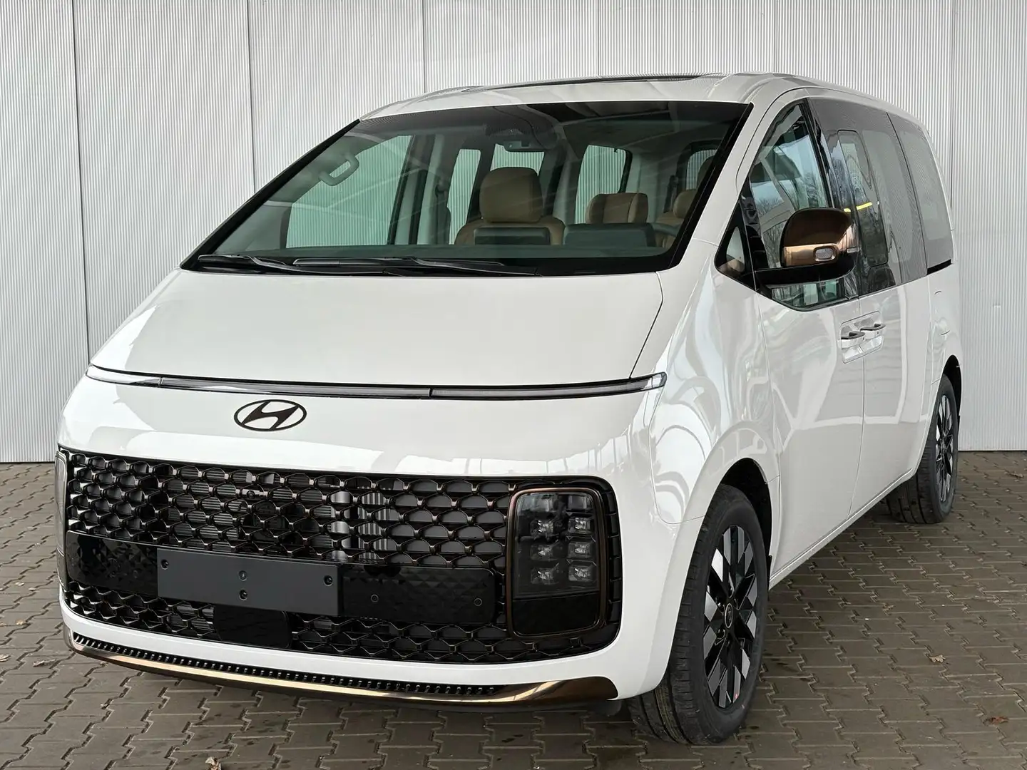 Hyundai STARIA Luxury 1.6 T-GDi HEV 2WD 7-Sitze 165 kW (224 PS... Weiß - 1