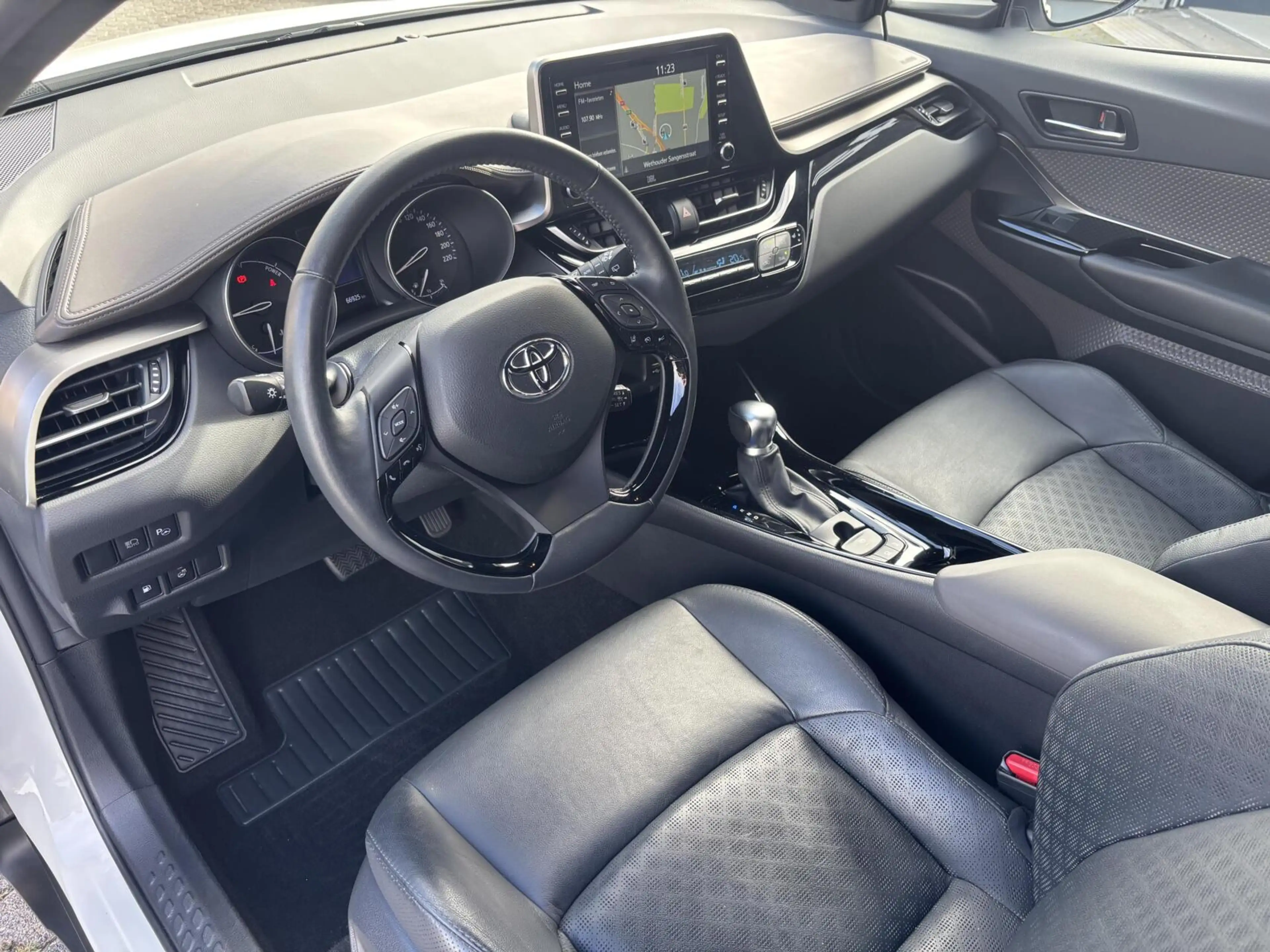 Toyota C-HR 2.0 Hybrid Launch Edition | Leder | Elektr. stoel — photo 6