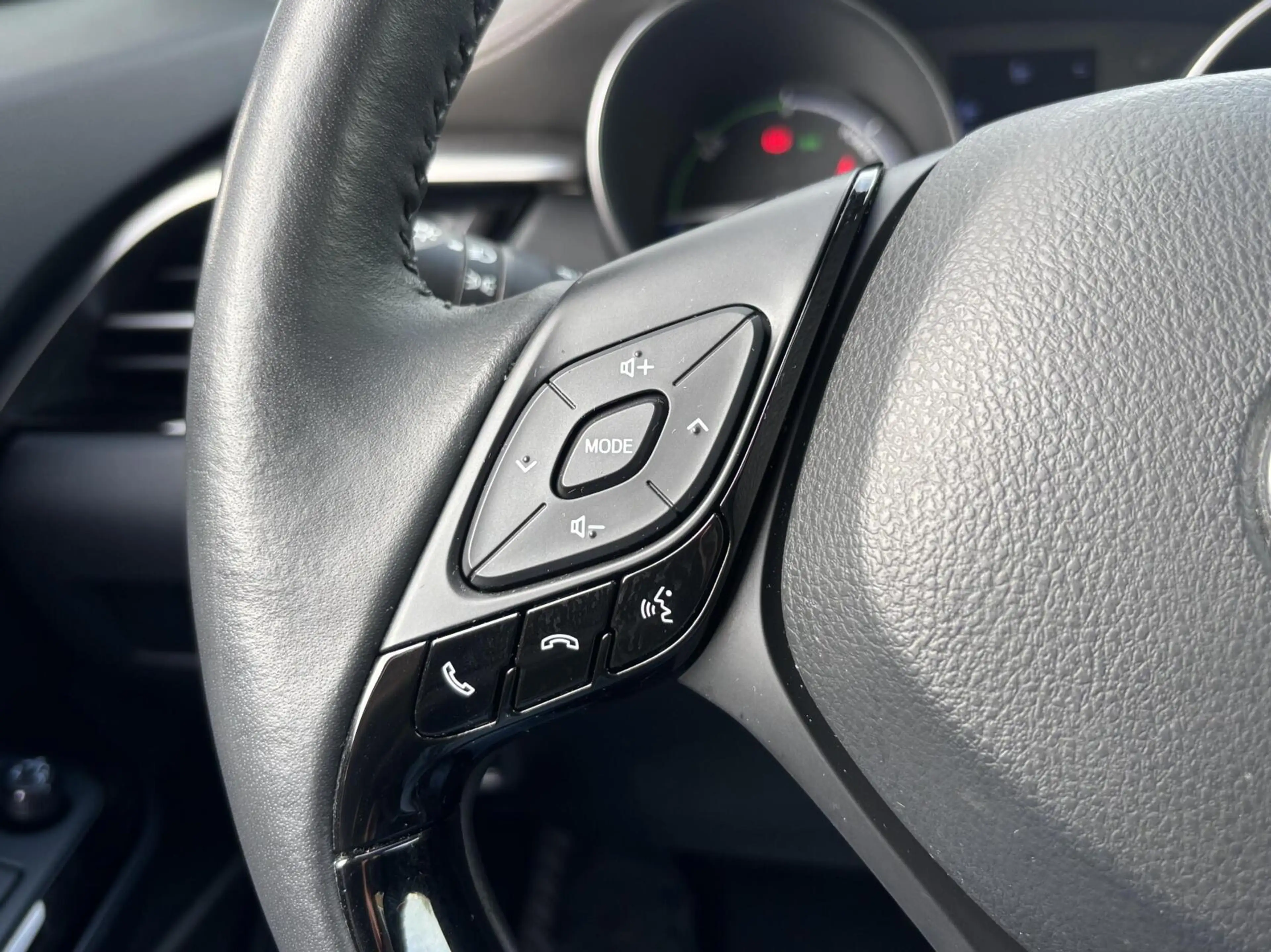 Toyota C-HR 2.0 Hybrid Launch Edition | Leder | Elektr. stoel — photo 26