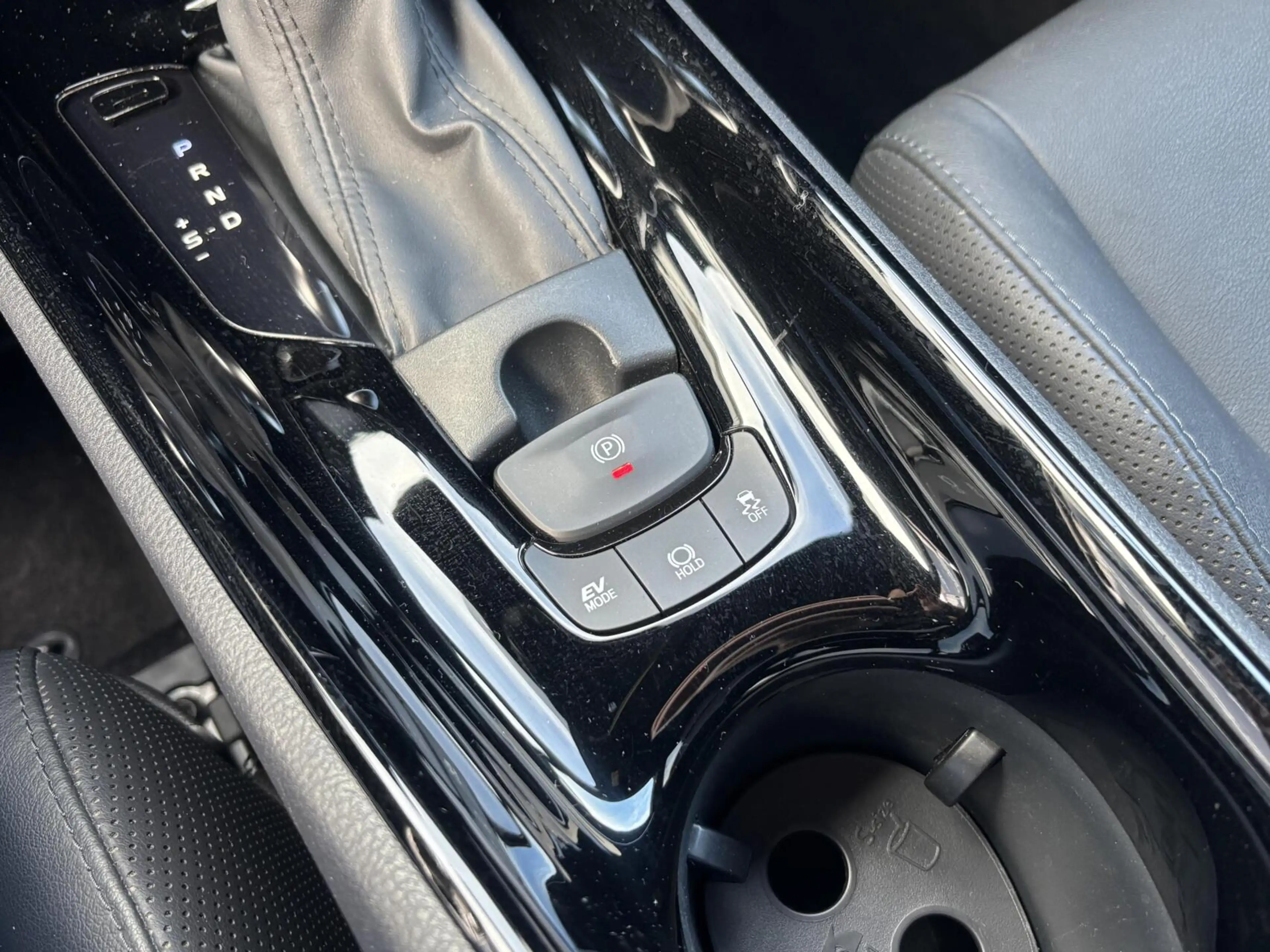 Toyota C-HR 2.0 Hybrid Launch Edition | Leder | Elektr. stoel — photo 22