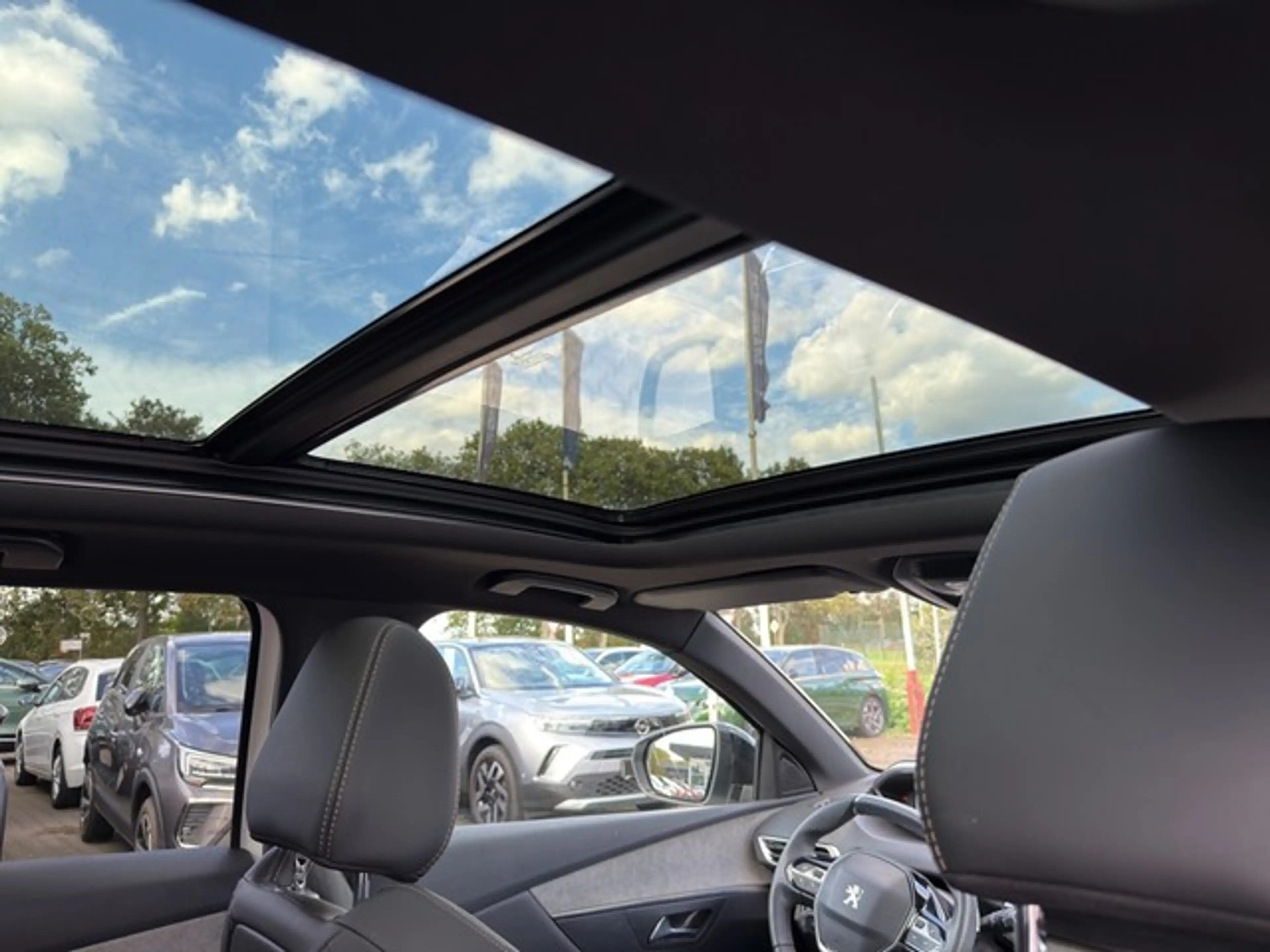 Peugeot 3008 GT PureTech 130 EAT8 PANO+PDC+CAM+NAVI+LED+ACC+ — photo 14